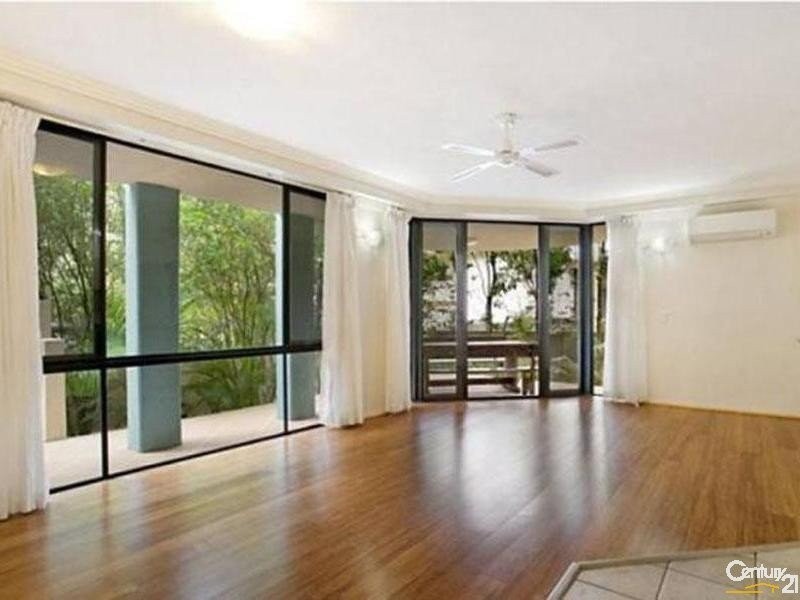 2/22 First Avenue, Broadbeach QLD 4218