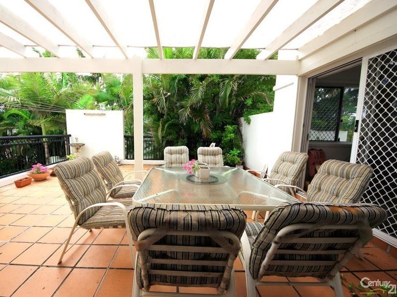 100 Cotlew Street East, Southport QLD 4215