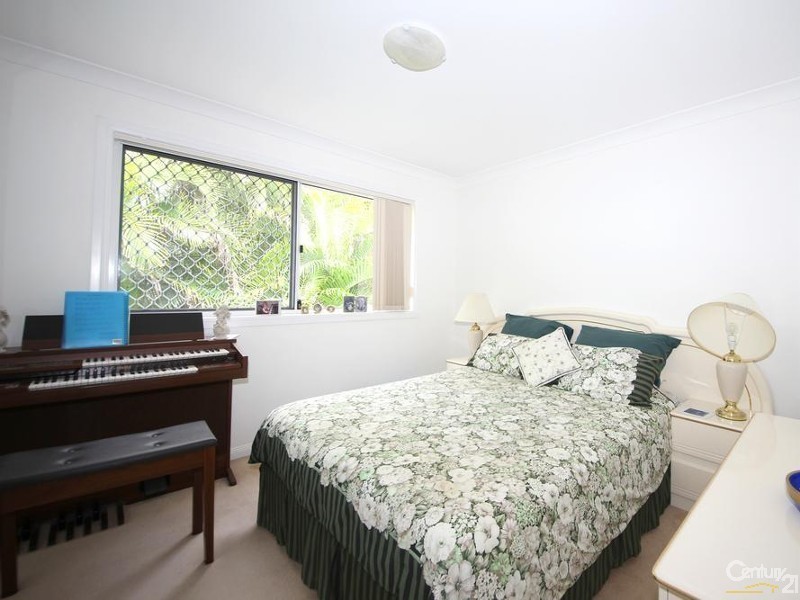 100 Cotlew Street East, Southport QLD 4215