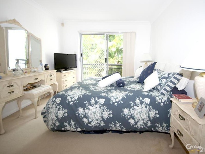 100 Cotlew Street East, Southport QLD 4215