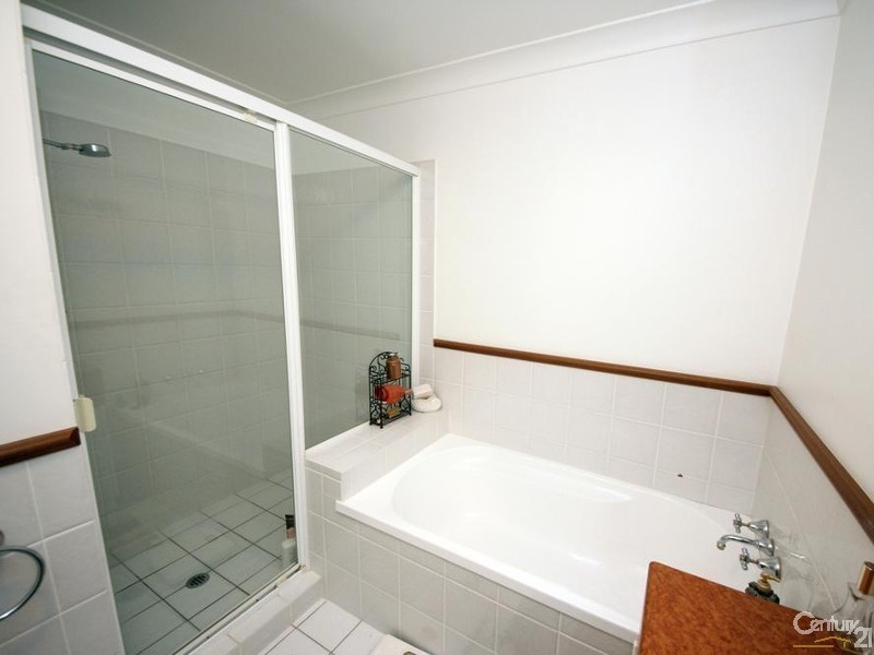 100 Cotlew Street East, Southport QLD 4215