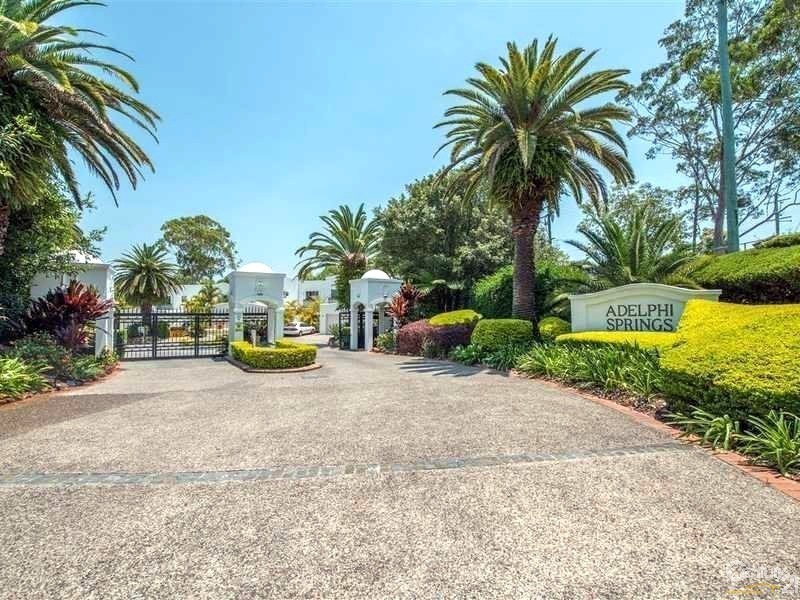 100 Cotlew Street East, Southport QLD 4215