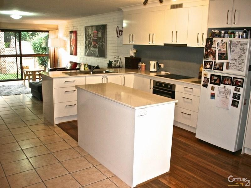 105 Christine Avenue, Burleigh Waters QLD 4220