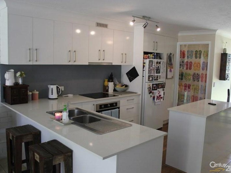 105 Christine Avenue, Burleigh Waters QLD 4220