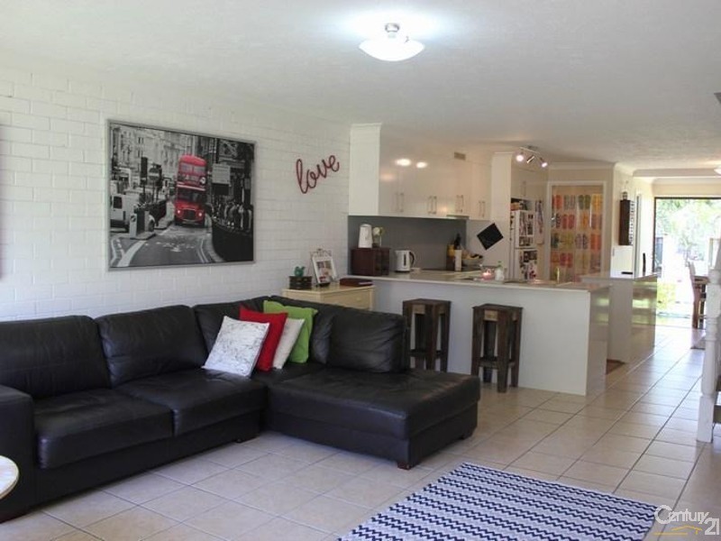 105 Christine Avenue, Burleigh Waters QLD 4220