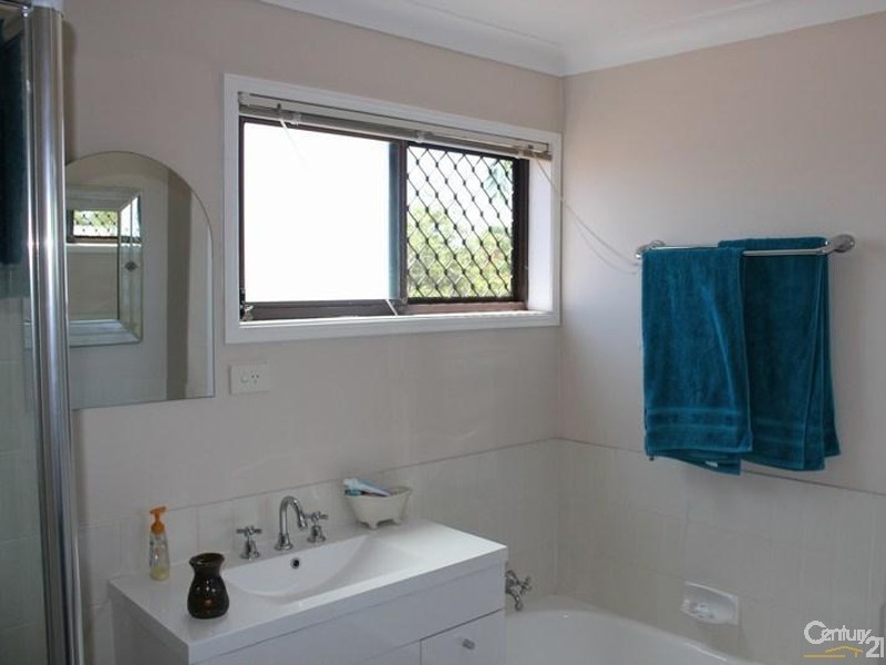 105 Christine Avenue, Burleigh Waters QLD 4220