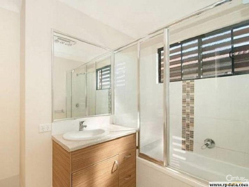 2/7 Dine Crt, Upper Coomera QLD 4209