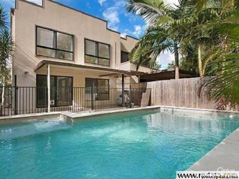 2/7 Dine Crt, Upper Coomera QLD 4209