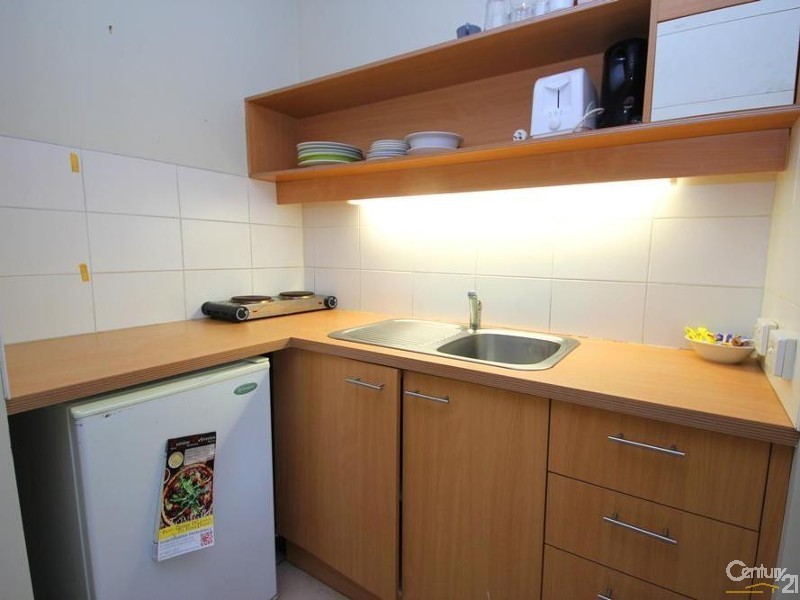 11/2877 Gold Coast Highway, Surfers Paradise QLD 4217
