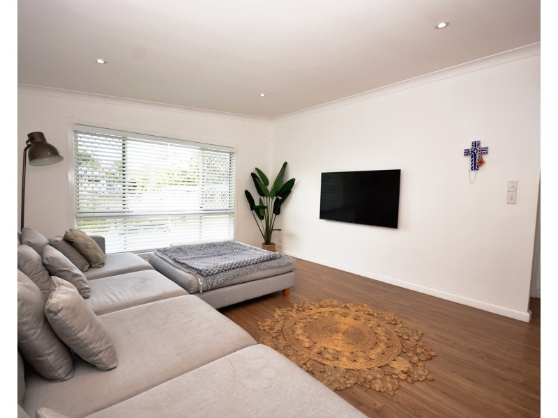 12 Wynflo Street, Labrador QLD 4215