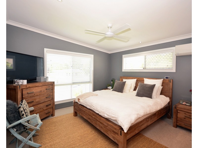 12 Wynflo Street, Labrador QLD 4215