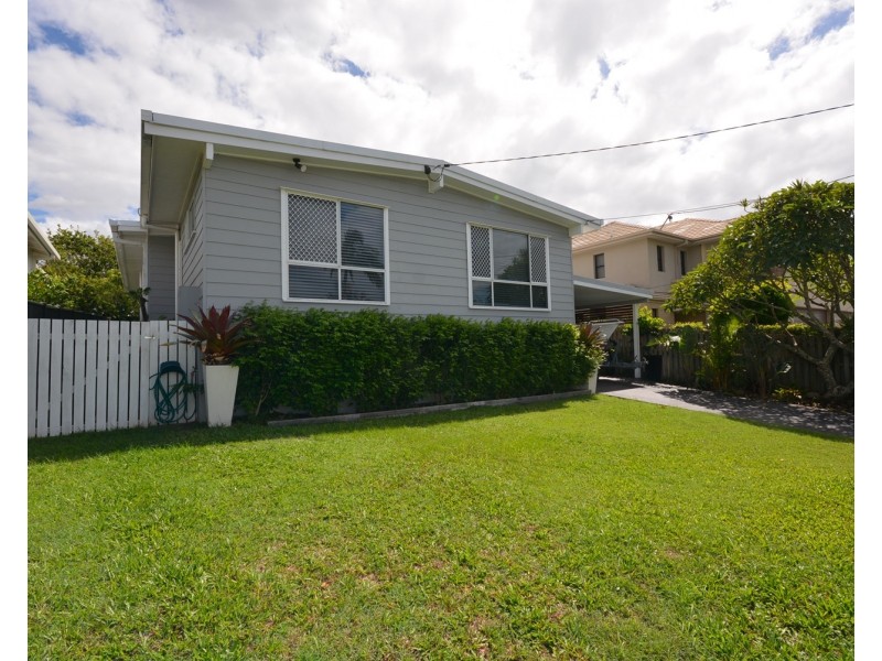 12 Wynflo Street, Labrador QLD 4215