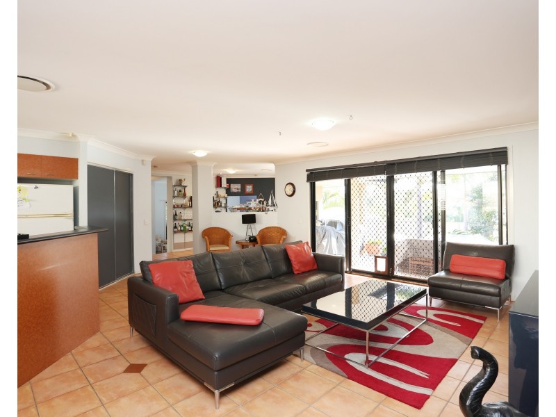 4 Mintwood Place, Molendinar QLD 4214