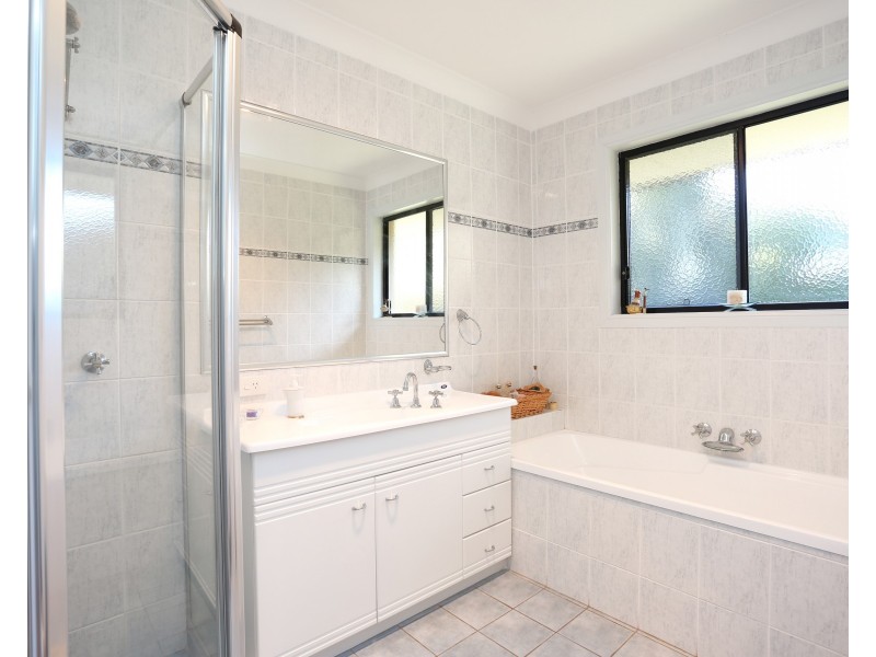 4 Mintwood Place, Molendinar QLD 4214