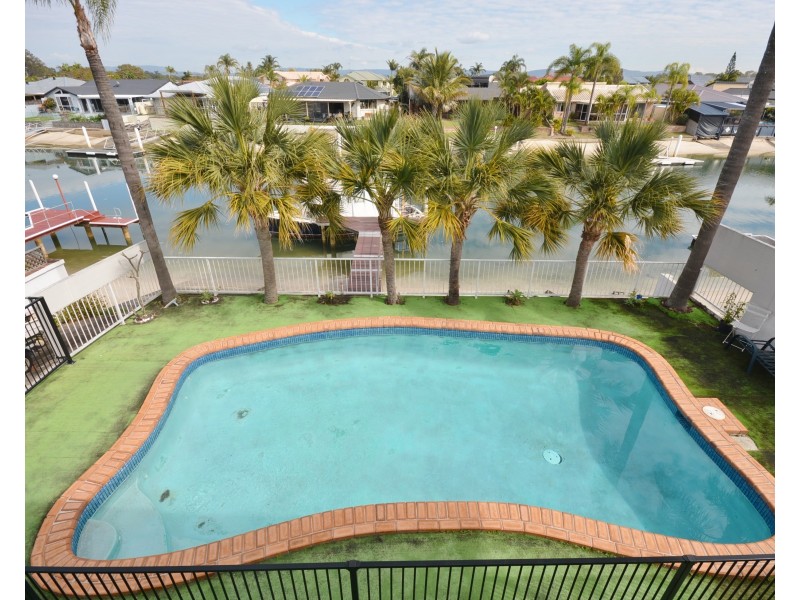 16 Seaspray Street, Paradise Point QLD 4216 CENTURY 21 Broadwater