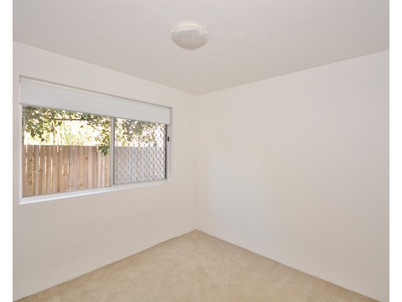 2/203 Scarborough Street, Southport QLD 4215