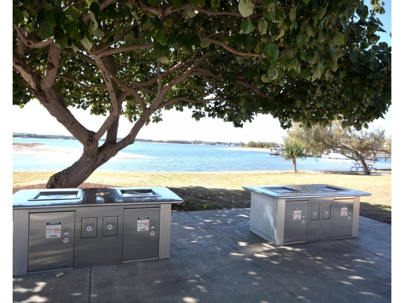 2/203 Scarborough Street, Southport QLD 4215