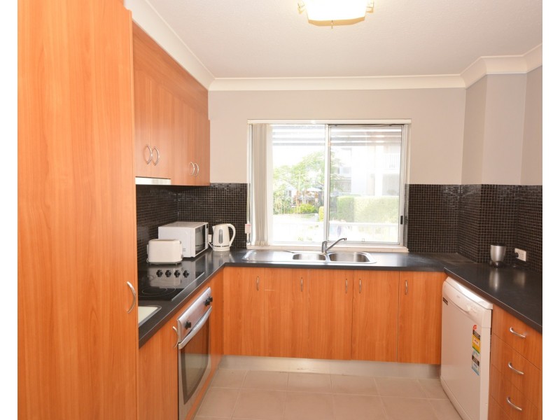 1/22  Oleander Avenue, Biggera Waters QLD 4216