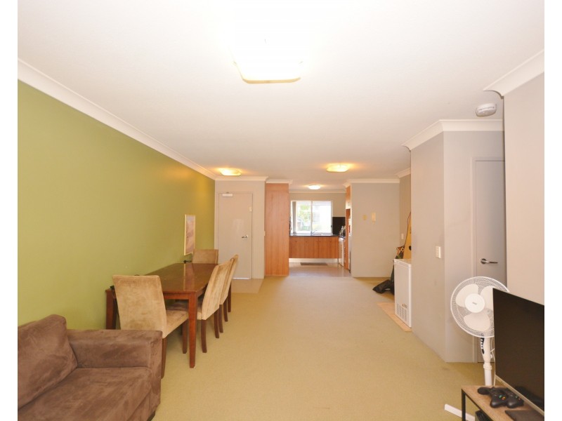 1/22  Oleander Avenue, Biggera Waters QLD 4216