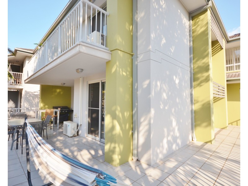 1/22  Oleander Avenue, Biggera Waters QLD 4216