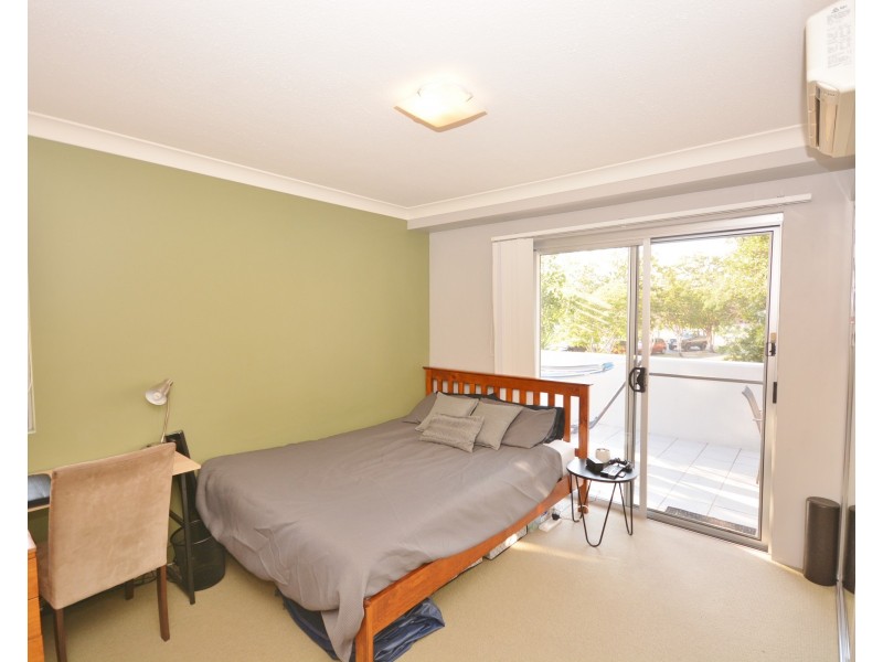 1/22  Oleander Avenue, Biggera Waters QLD 4216