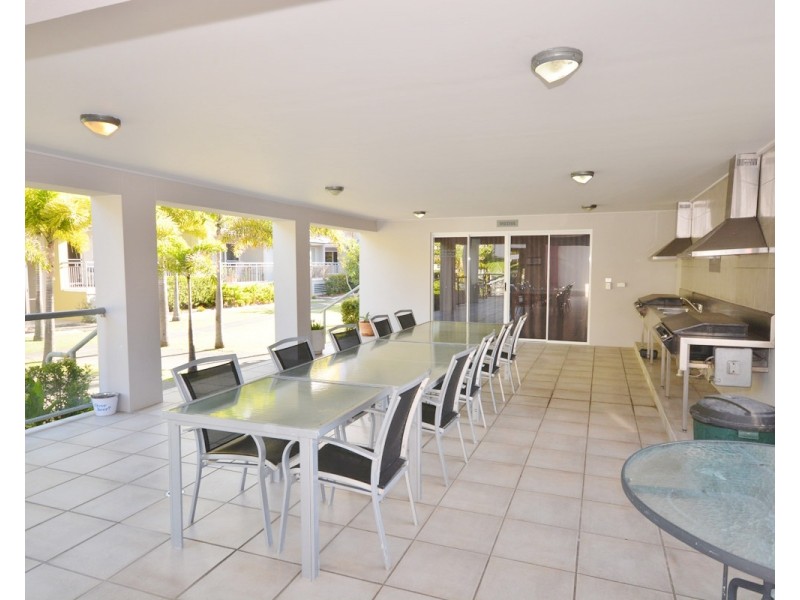 1/22  Oleander Avenue, Biggera Waters QLD 4216