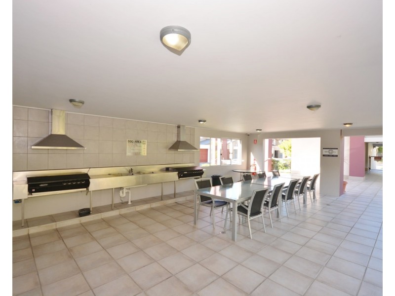 1/22  Oleander Avenue, Biggera Waters QLD 4216