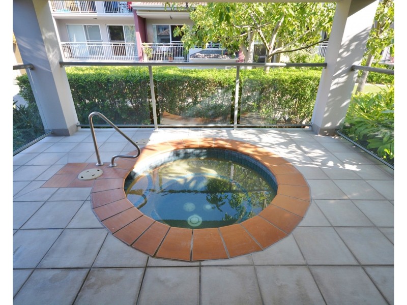 1/22  Oleander Avenue, Biggera Waters QLD 4216