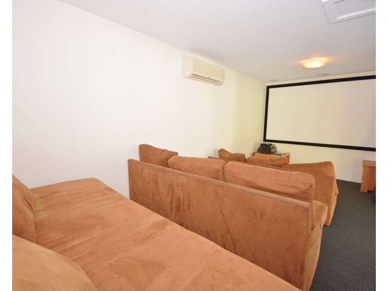 1/22  Oleander Avenue, Biggera Waters QLD 4216