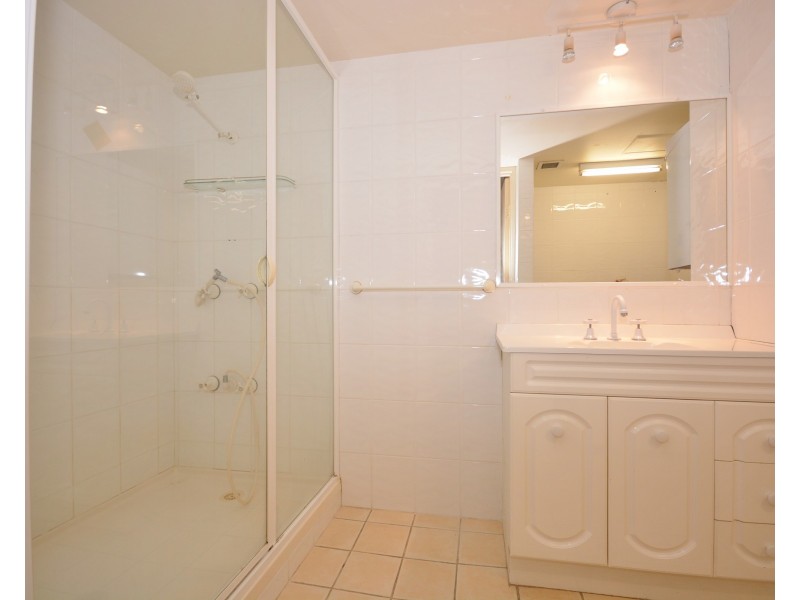 4D/10  Marine Parade, Southport QLD 4215