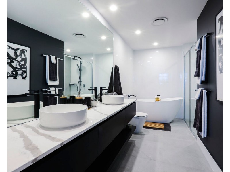 5   Harbourside Court, Biggera Waters QLD 4216