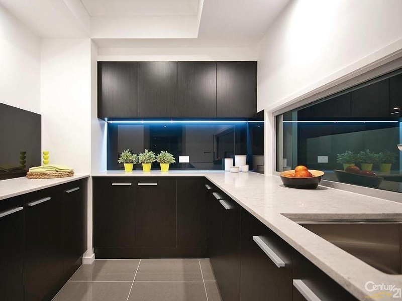 Hope Island QLD 4212