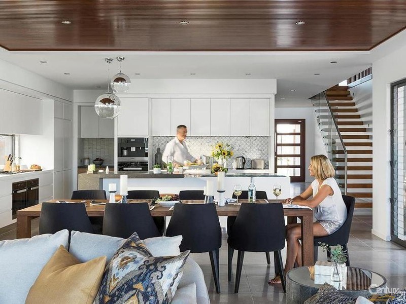 Hope Island QLD 4212