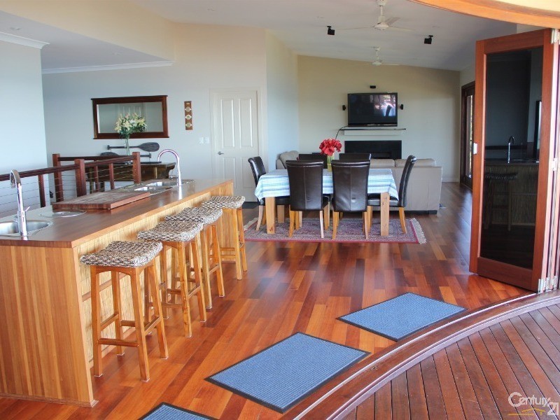 13 Trochus Place, Tangalooma QLD 4025