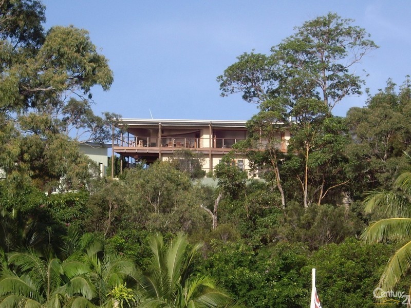 13 Trochus Place, Tangalooma QLD 4025