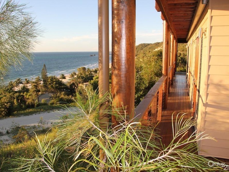 13 Trochus Place, Tangalooma QLD 4025