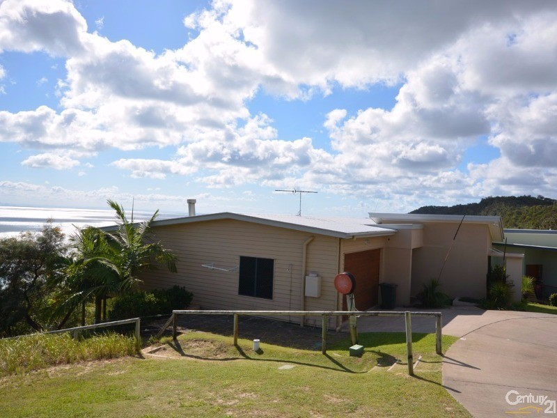 13 Trochus Place, Tangalooma QLD 4025