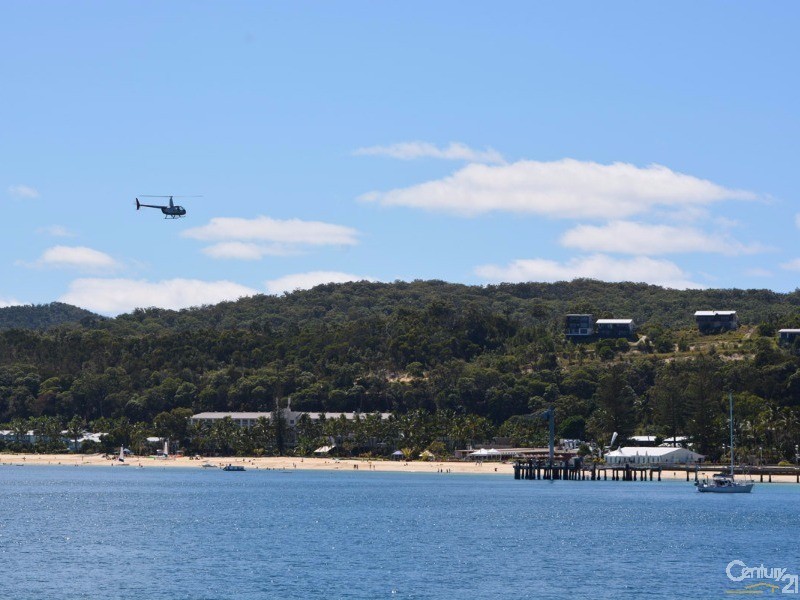 13 Trochus Place, Tangalooma QLD 4025