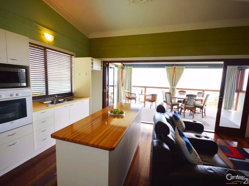 11 Trochus Place, Tangalooma QLD 4025