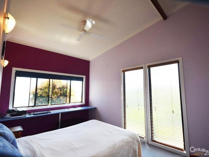 11 Trochus Place, Tangalooma QLD 4025