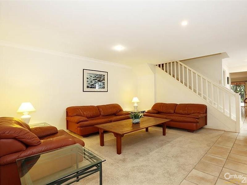 1 and 2/22  Proud Street, Labrador QLD 4215