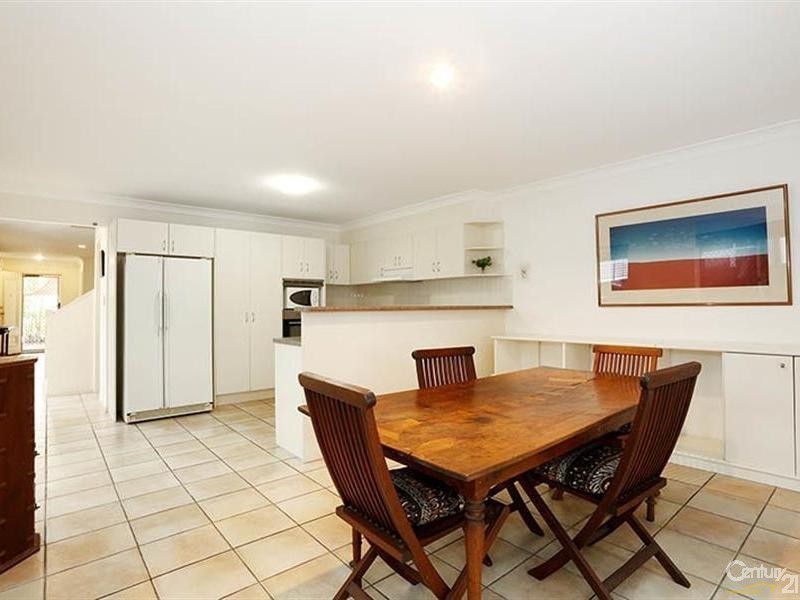 1 and 2/22  Proud Street, Labrador QLD 4215