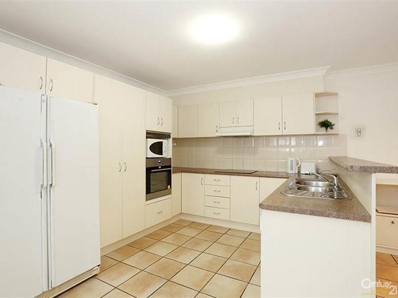 1 and 2/22  Proud Street, Labrador QLD 4215