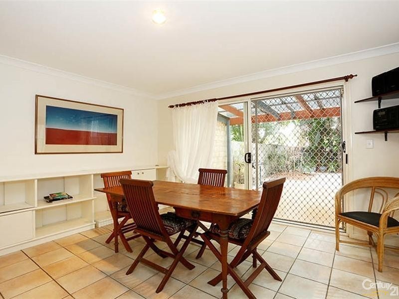 1 and 2/22  Proud Street, Labrador QLD 4215