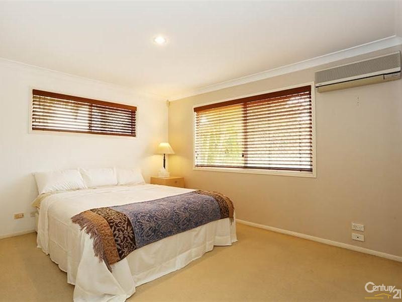 1 and 2/22  Proud Street, Labrador QLD 4215