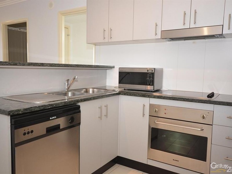 27/136 Marine Parade, Southport QLD 4215