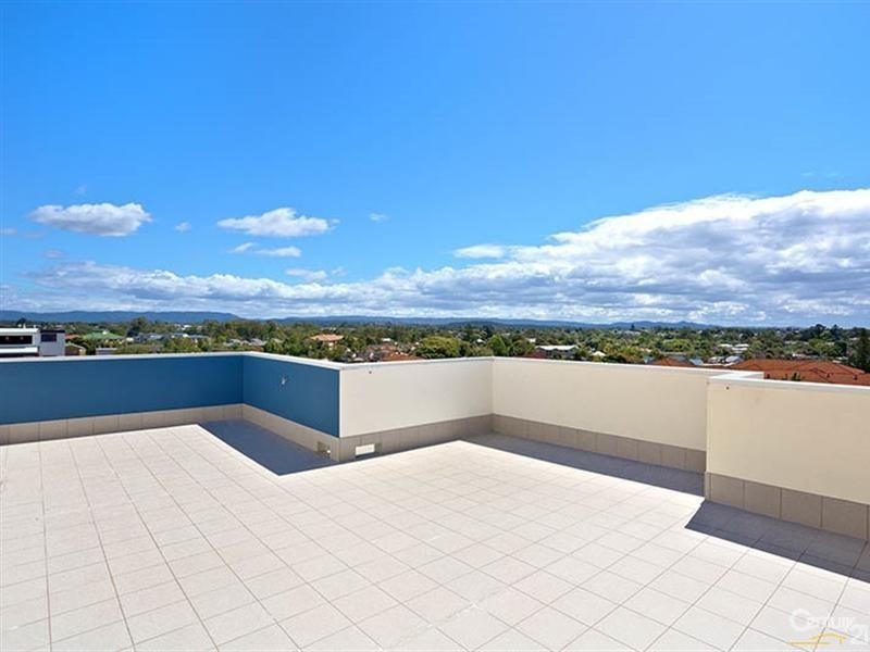 27/136 Marine Parade, Southport QLD 4215