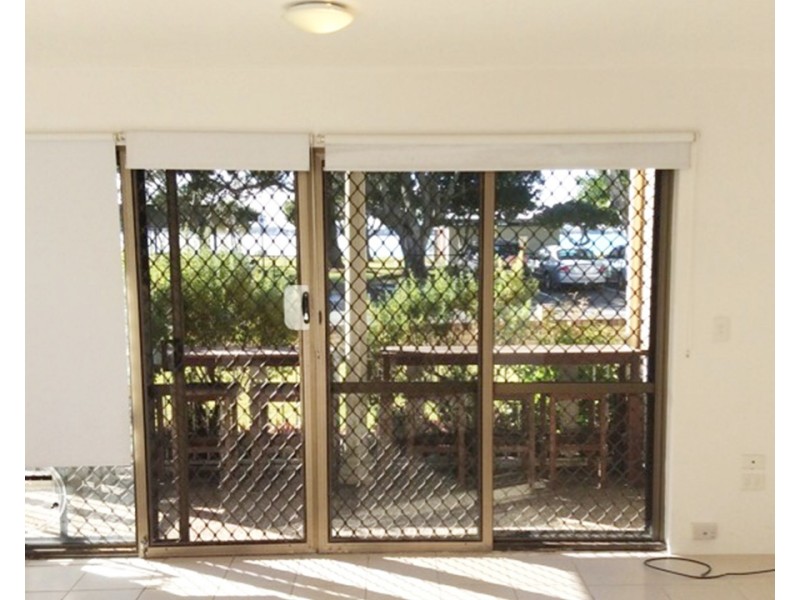 1/218 Marine Parade, Labrador QLD 4215