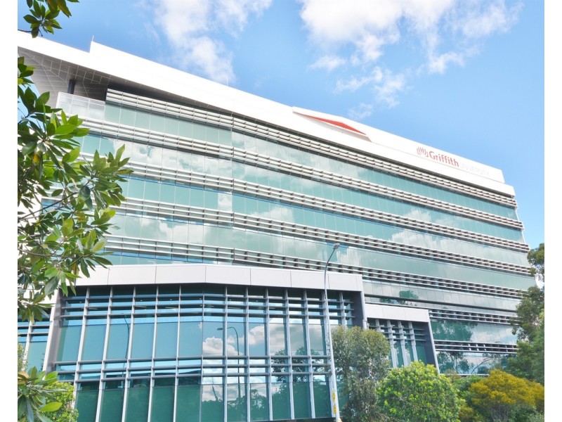 1/218 Marine Parade, Labrador QLD 4215