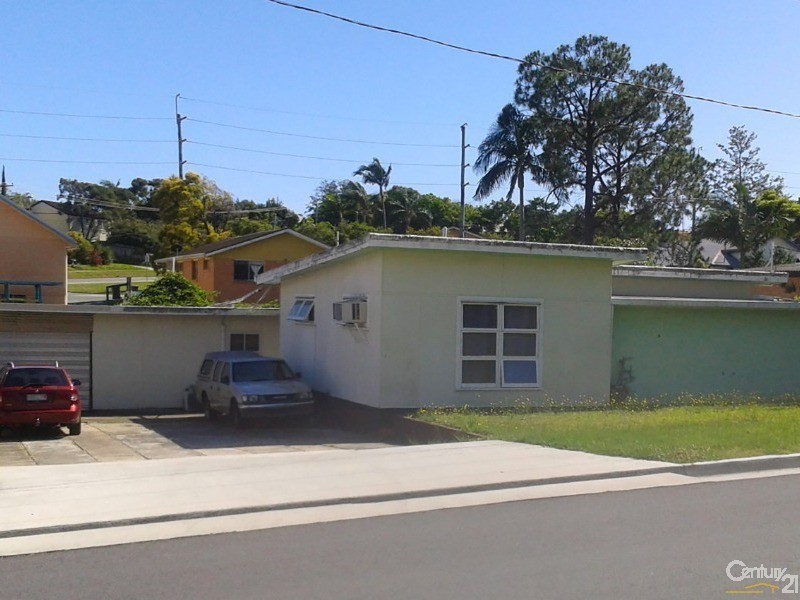 83 Falconer Street, Southport QLD 4215